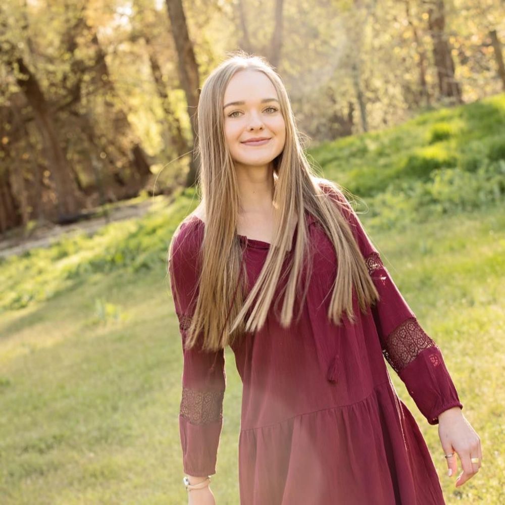 Meet your Posher, Ella